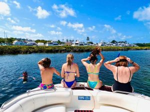 Luxurious Private Boat Charter Along the Coast of Islamorada, FL
